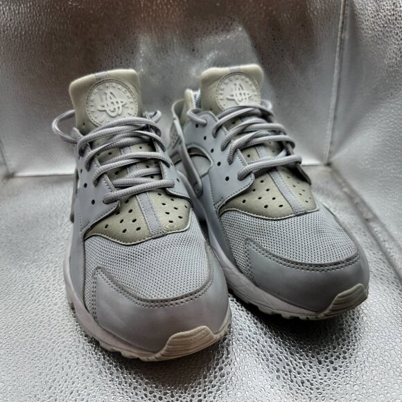 Size 9.5 - Nike‎ Air Huarache SE Runner Wolf Gray Womens Sneakers 634835-032 - Picture 3 of 10